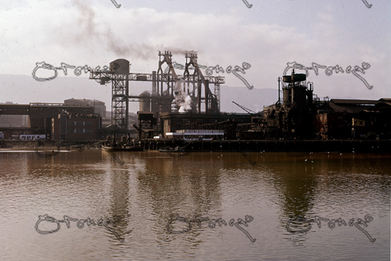 Vista De La Ria Con Los Altos Hornos - Foto De Los Aos 60